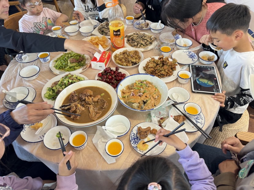 团餐、炒菜、烧烤等，农场自养散养鸡