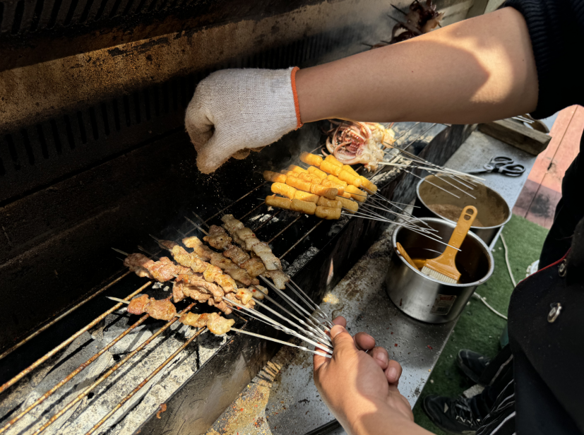 团餐、炒菜、烧烤等，农场自养散养鸡
